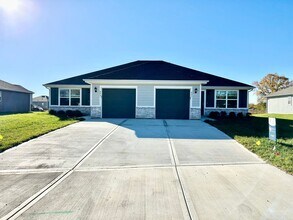 Building Photo - 621-623 Fall Meadow Ln