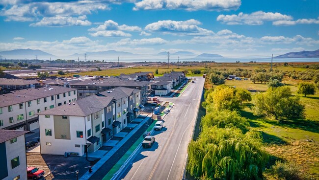 Building Photo - Move-In Ready 4-Bedroom Rental in the Hear...