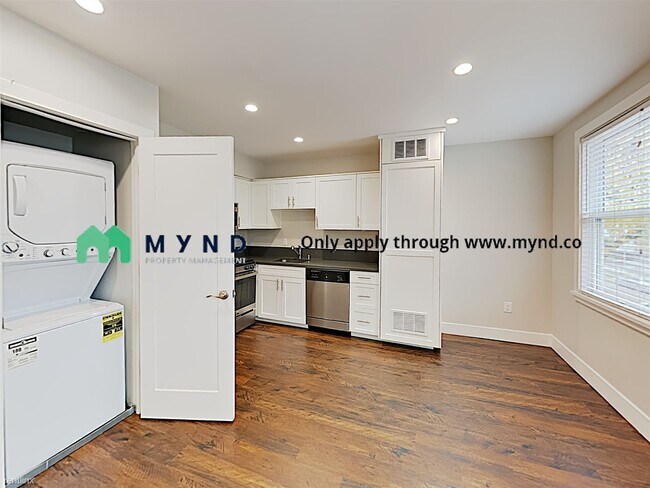 Building Photo - 1 br, 1 bath  - 1325 18th St Apt 208 Apt 208