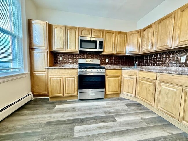 Building Photo - 315 ARMSTRONG Ave