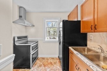 Building Photo - 15 Ancona Rd