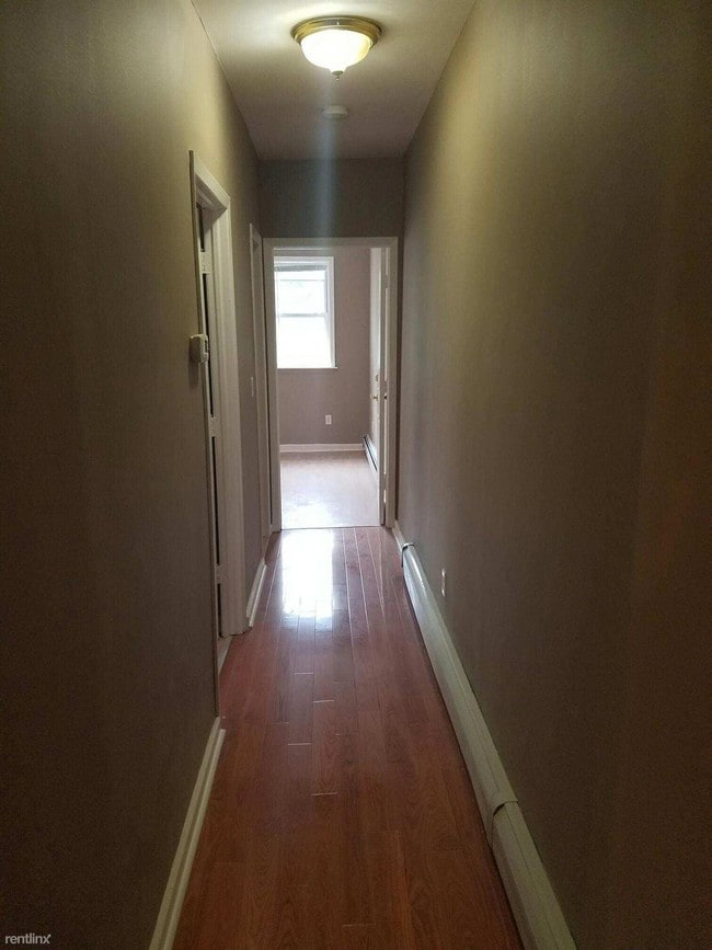 Building Photo - 5670 Mosholu Ave