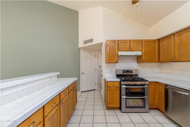 Foto del edificio - 4628 King Arthur Ct