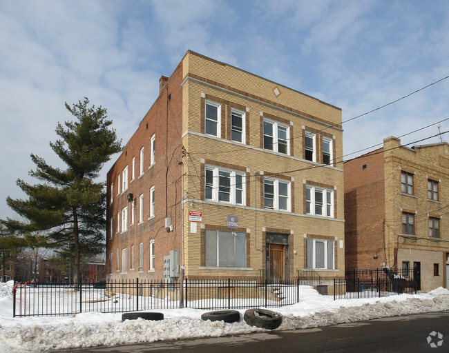 Building Photo - Bedford Gardens