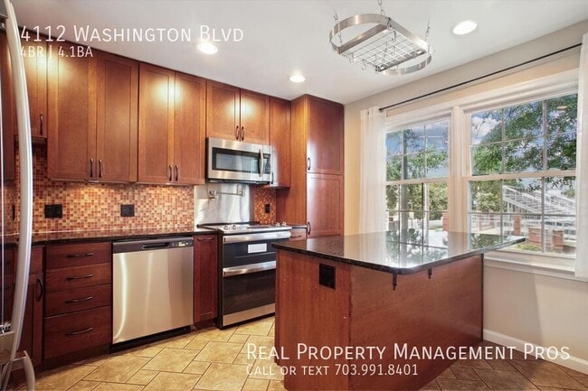 Building Photo - 4112 Washington Blvd
