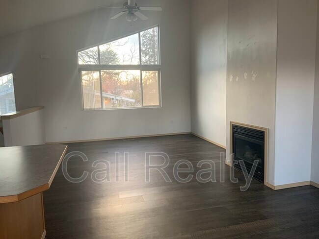 Foto del edificio - 15309 E 4th Ave