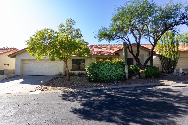 5555 N Vía Umbrosa, Tucson, AZ 85750 House Rental in Tucson, AZ