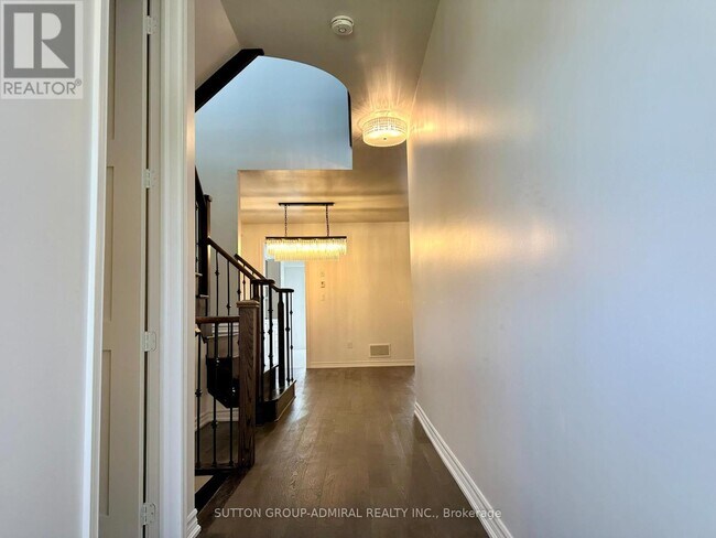 Building Photo - 949 Line 9 Rd