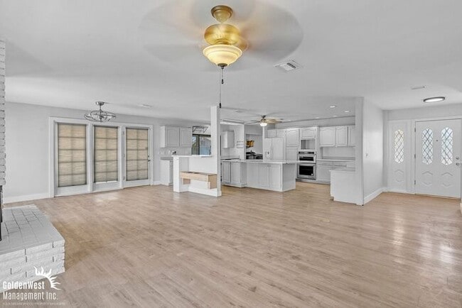 Foto del edificio - Modern 3Bdm 2Ba Home with Pool!