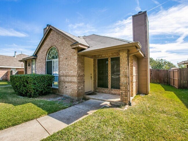 Building Photo - 311 Crowe Dr