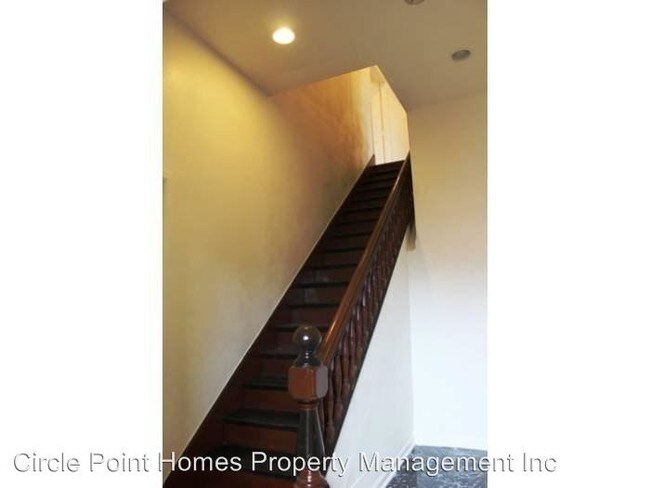 Building Photo - 123 21st Ave