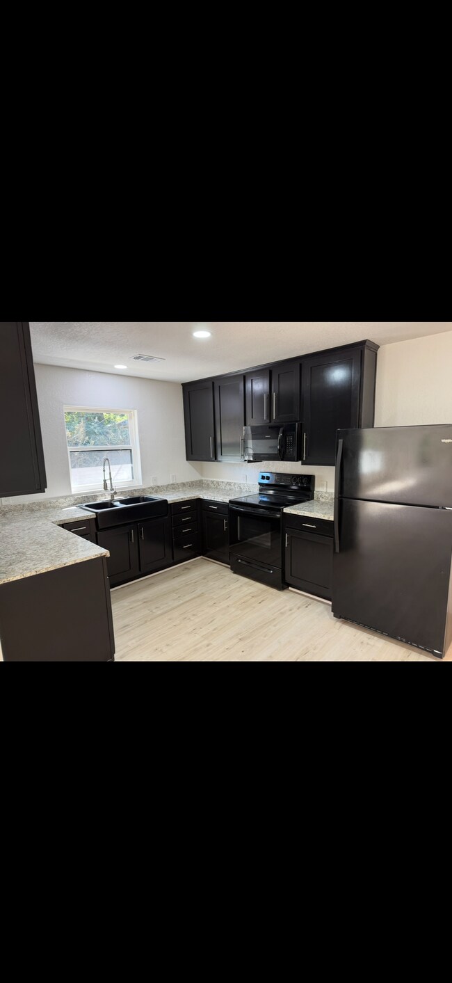 Foto del edificio - 112 Poplar St