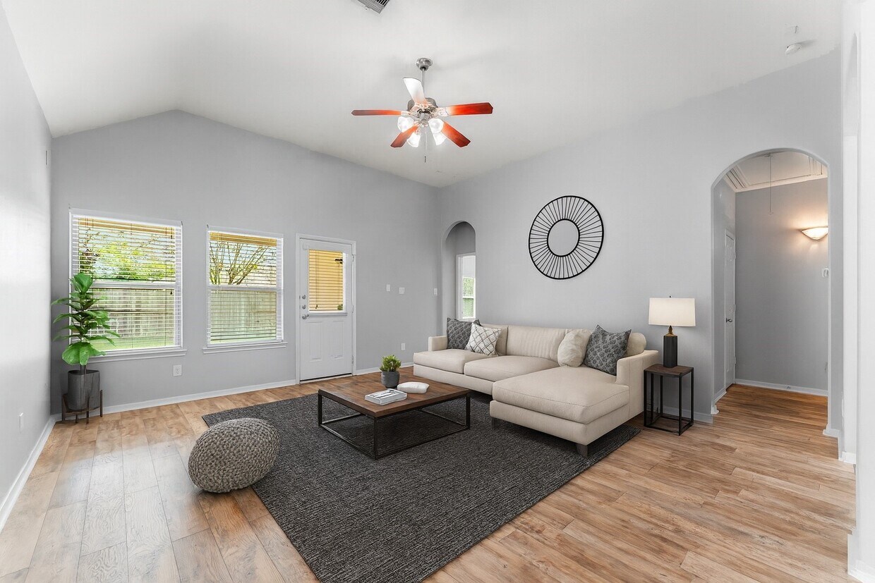 Primary Photo - 1426 Kallie Hills Ln