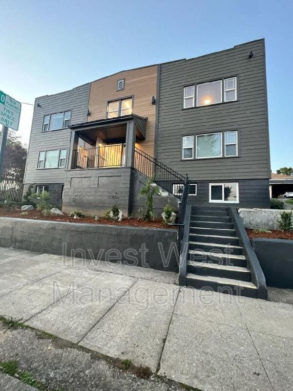 615 NE 6th Ave Unit 3, Camas, WA 98607 Condo for Rent in Camas, WA