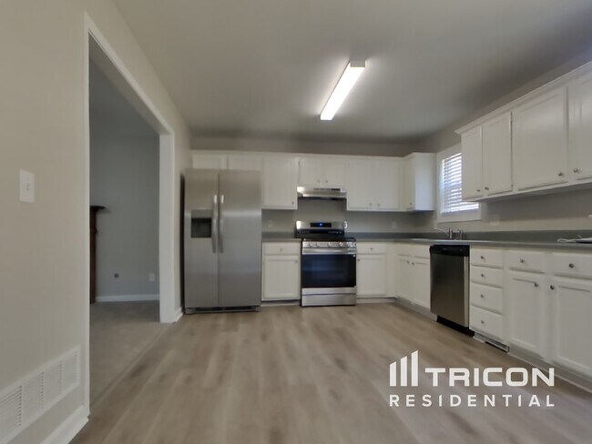 Foto del edificio - 504 Hillcrest Cross Rd