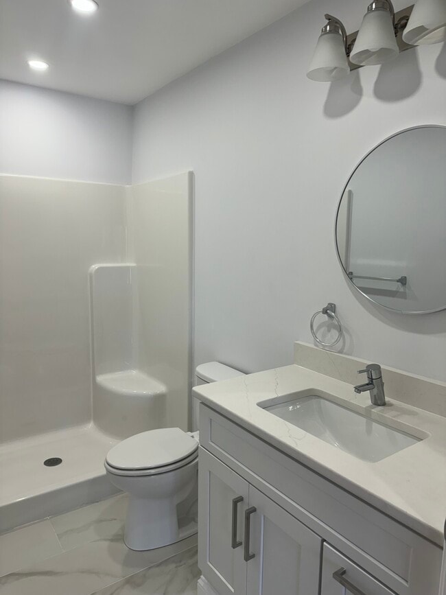 Building Photo - 8 Elton St