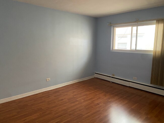 Building Photo - 216 S Oak Park Ave