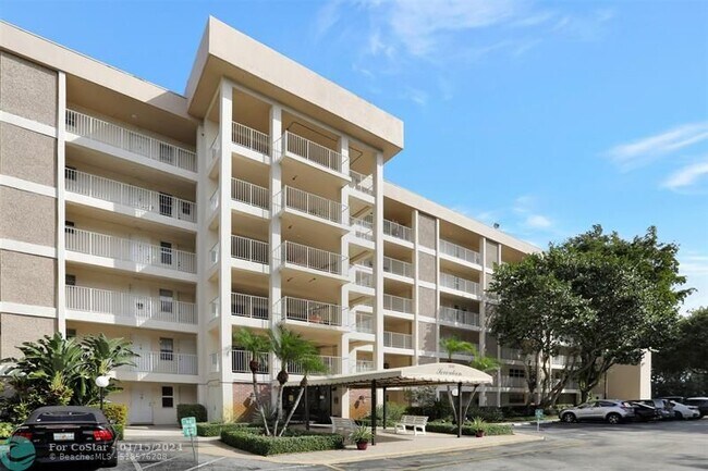 Building Photo - 3000 S Course Dr