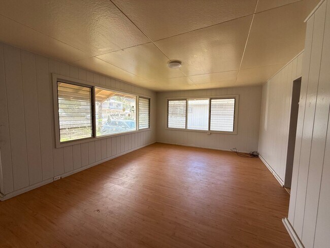 Foto del edificio - Single level 3 bedroom/1.5 Bath
