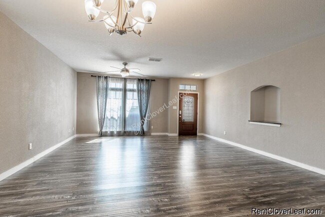 Building Photo - 407 Marbella Vista