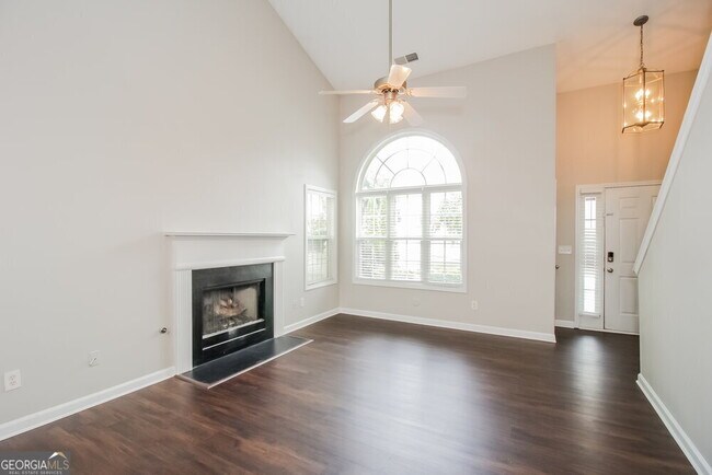 Foto del edificio - 413 Rosemont Ct