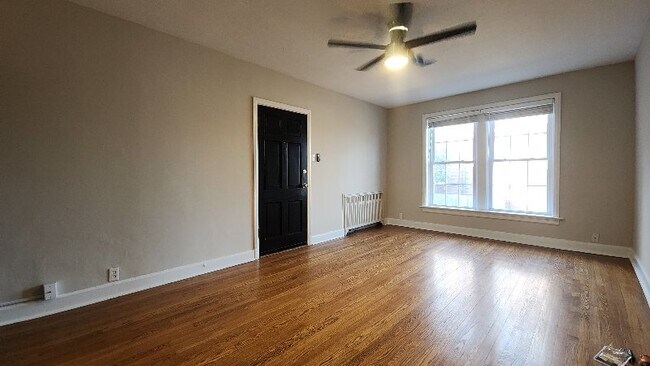 Foto del edificio - 7752 Kingsbury Blvd