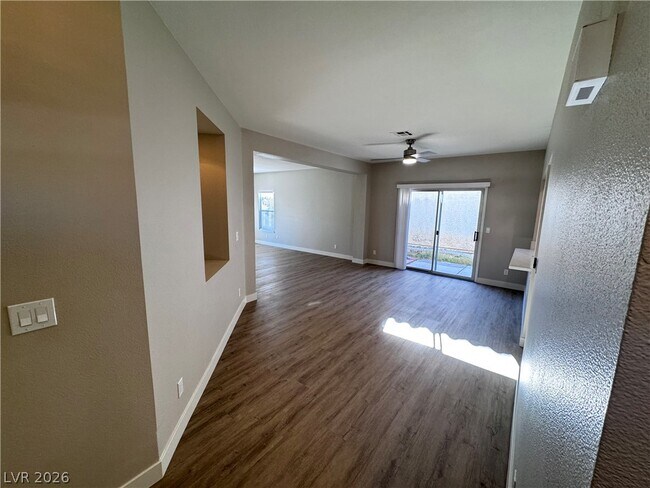 Foto del edificio - 2544 Golden Sands Dr