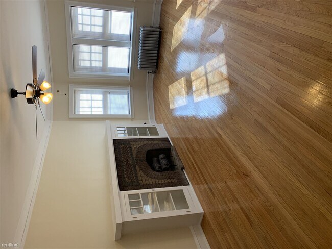 Foto del edificio - 6001 S Sacramento Ave
