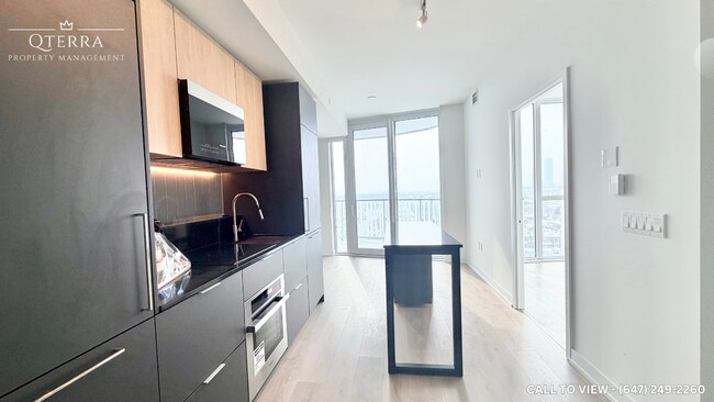 Photo du bâtiment - 1 Fairview Rd E