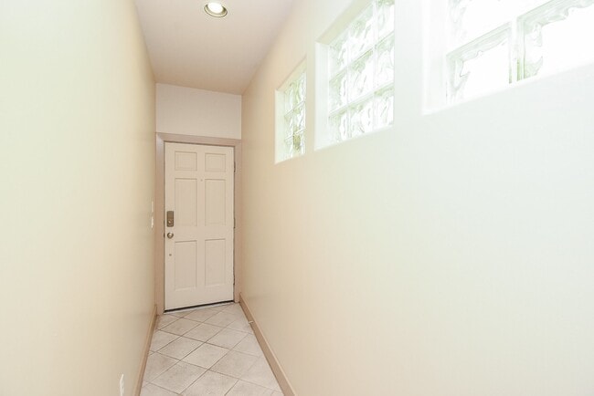 Foto del edificio - 953 Yale St