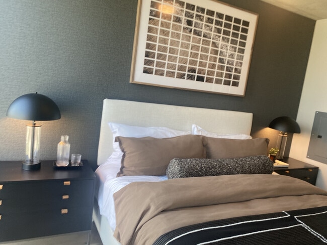 Building Photo - 234 W Polk St