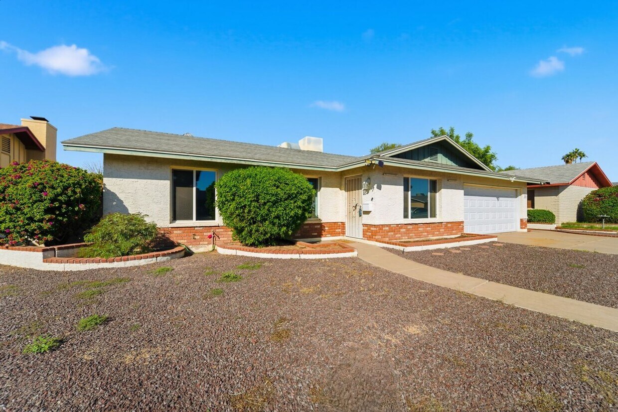 Primary Photo - Beautifully remodeled home in a fantastic ...