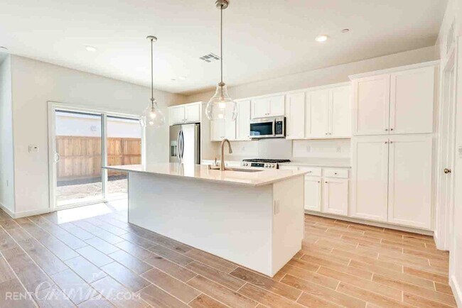 Building Photo - Brand new home located within Clovis North...