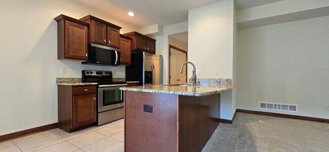 Foto del edificio - 823 SE Crossings Ln