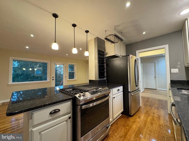 Building Photo - 2612 Sigmona St
