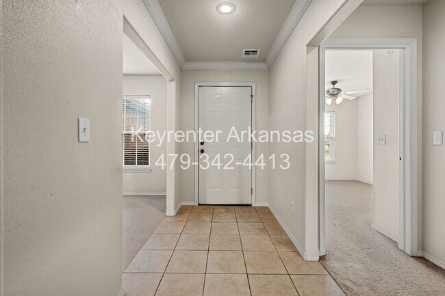 Foto del edificio - Great 3 Beds + 2 Baths Home with Solar Panels! Large Covered Patio!