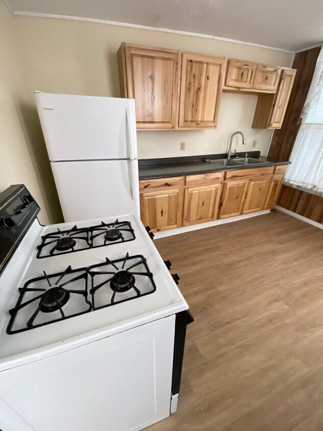 Foto principal - 2025 8th Ave