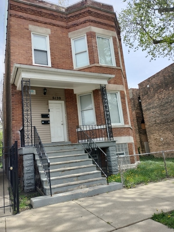 Building Photo - 5139 S Loomis Blvd