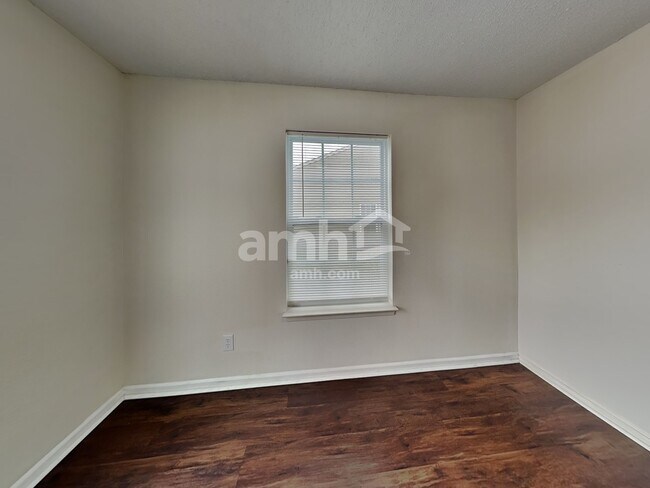 Foto del edificio - 10167 Hatherley Way