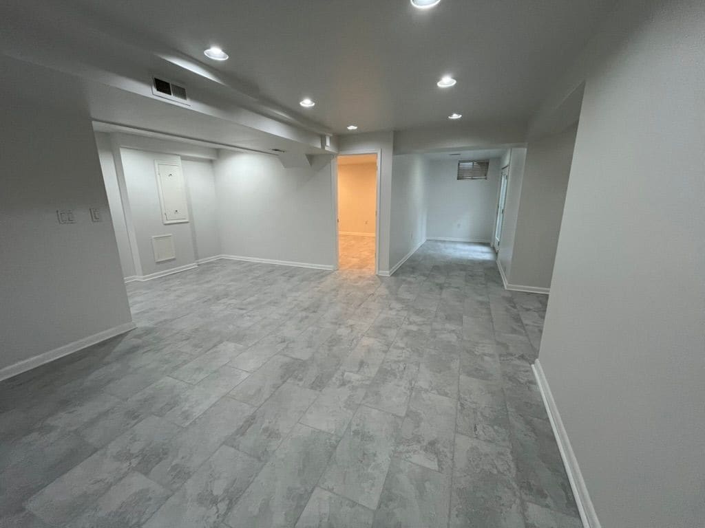 Primary Photo - 1106 Landerset Dr