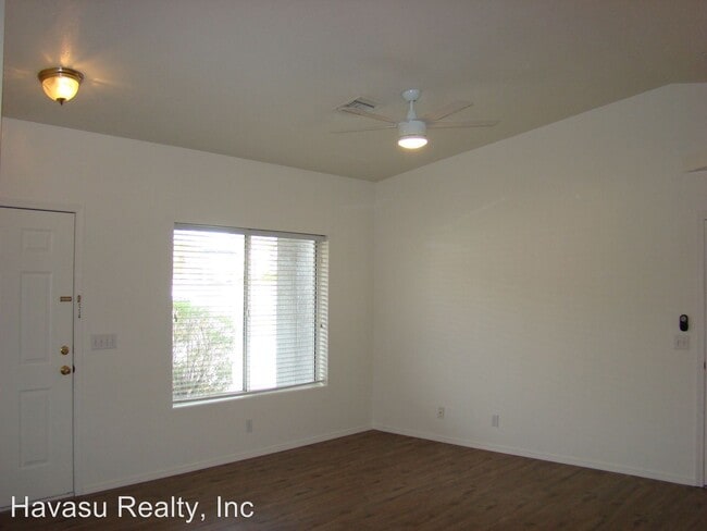 Building Photo - 2444 Hummingbird Ln