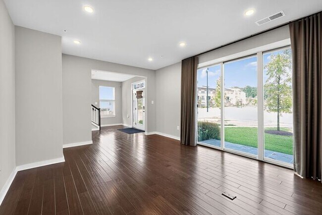Foto del edificio - 5510 Woodyard Rd