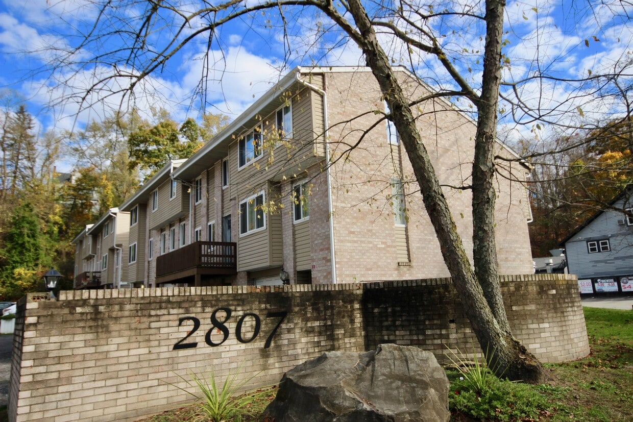 Building Photo - 2807 Lincoln Way