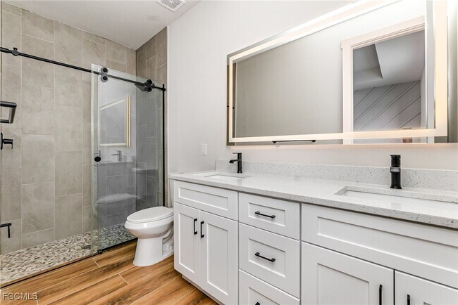 Building Photo - 4157 NW 39th Ave