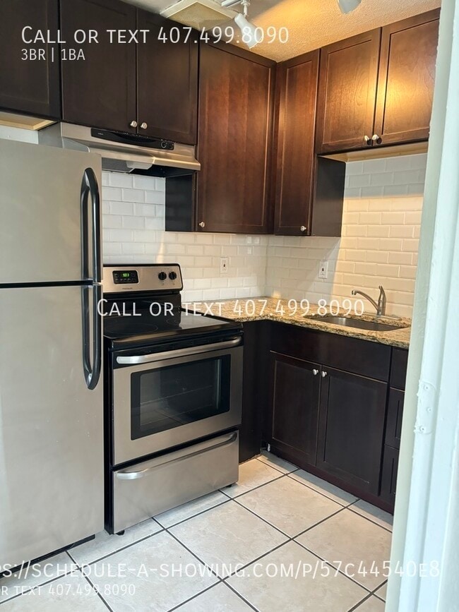 Building Photo - 830 Carver Street | $1845 | 3 beds, 1 full...