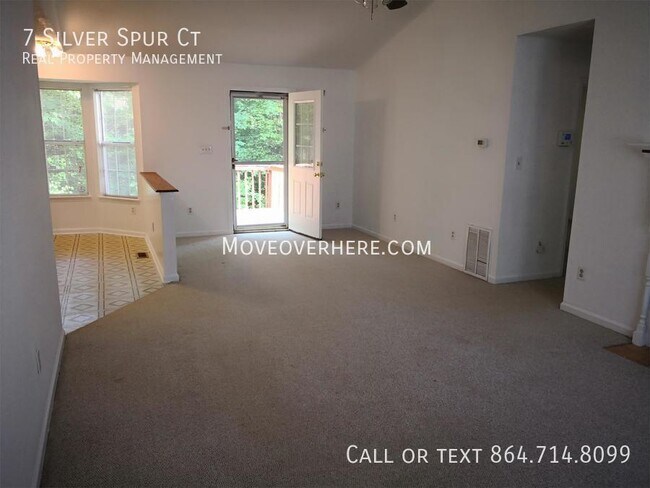 Foto del edificio - Modern Home with nice rear deck - Spacious...