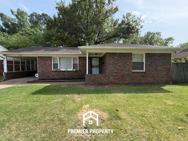 Charming 3BR/2BA in High-Demand 38117 | Hardwood Floors & Fenced Yard - Charming 3BR/2BA in High-Demand 38117 | Hardwood Floors & Fenced Yard House