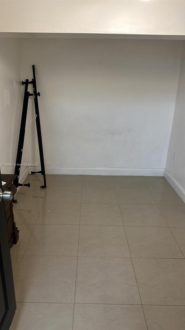 Foto del edificio - 3100 NW 91st St