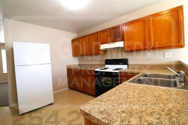 Foto del edificio - 3412 Cantabrian Dr
