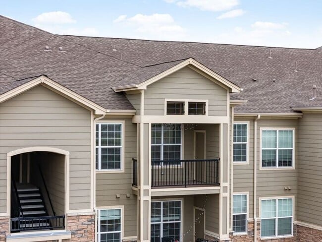 Building Photo - 2BR Condo w/ Fireplace, In-Unit Laundry & A/C in Parker